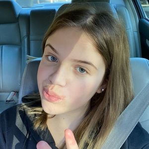 Meet your Posher, Lexi